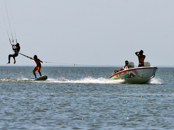 Azov Kite Cup 2010. Техническая поддержка на воде: Донская Лодочная Компания «Скиф»